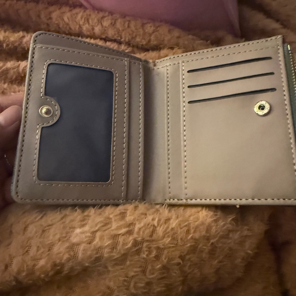 Source Unknown Green Wallet With Embroidered Cats - image 6